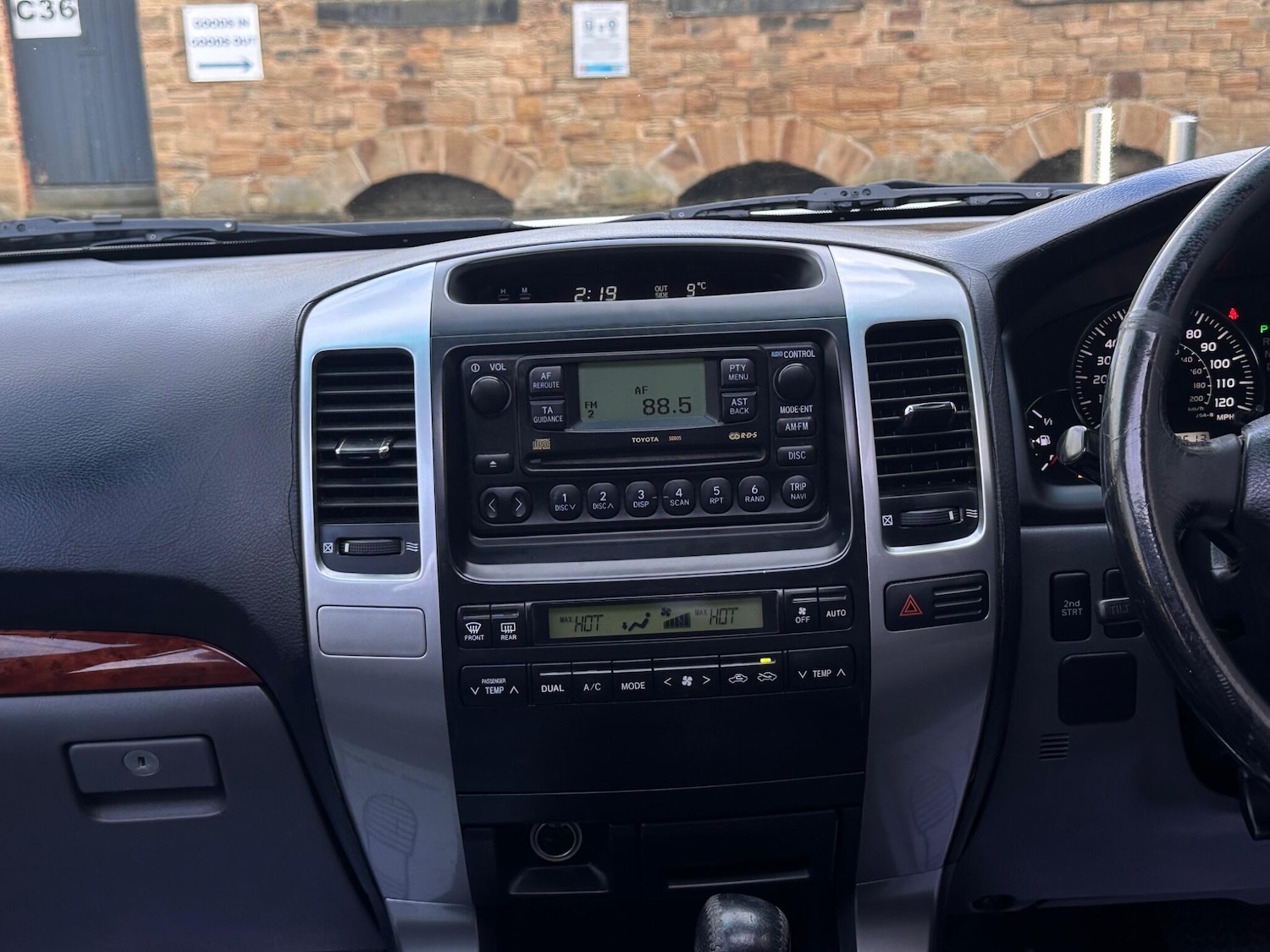 Used Toyota Land Cruiser 2004 for sale - 77396467: Photo 29