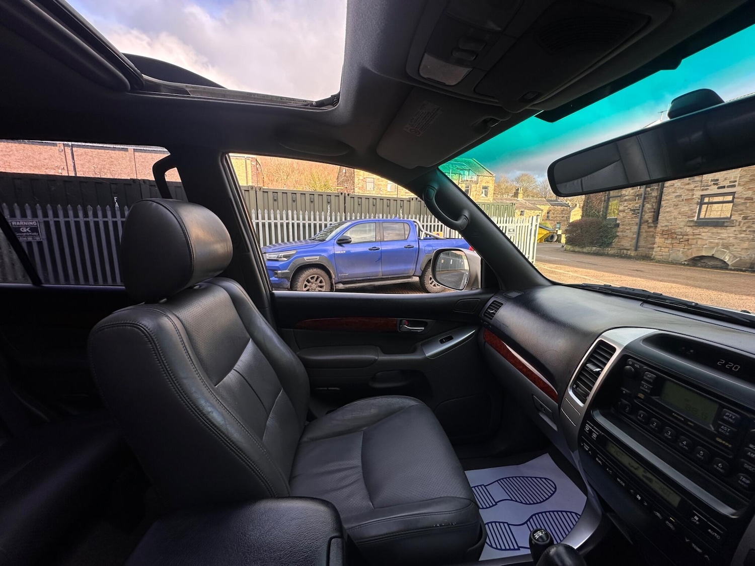 Used Toyota Land Cruiser 2004 for sale - 77396467: Photo 35