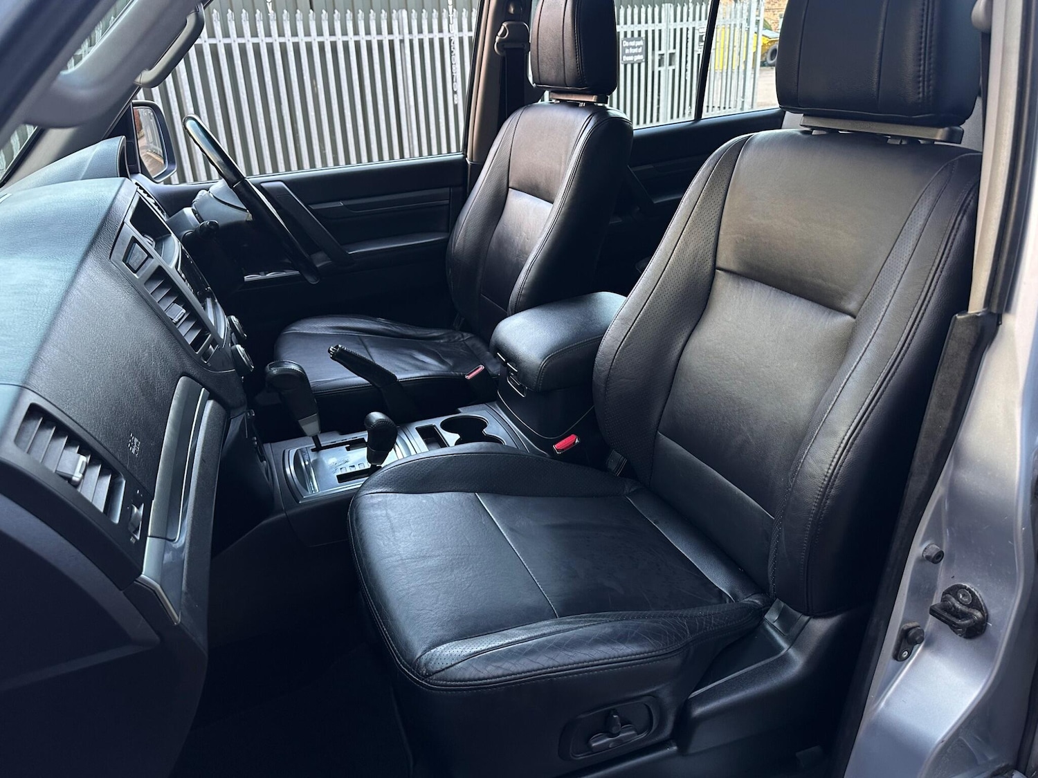 Used Mitsubishi Shogun 2008 for sale - 76759460: Photo 40