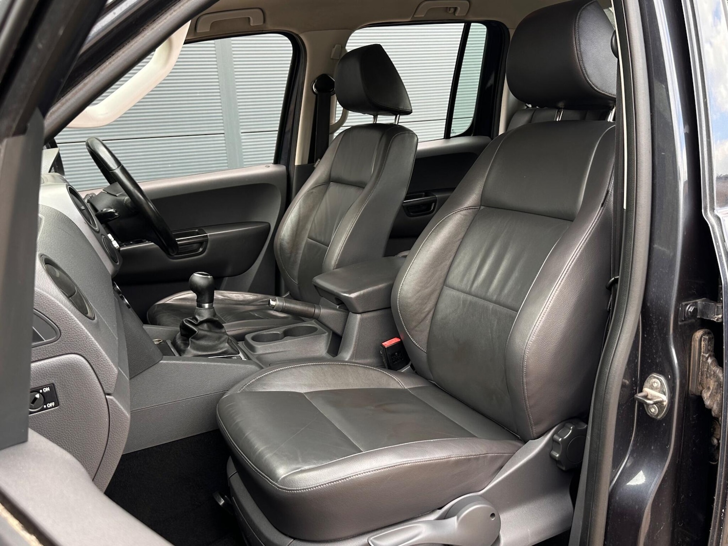 Used Volkswagen Amarok 2011 for sale - 76485904: Photo 39