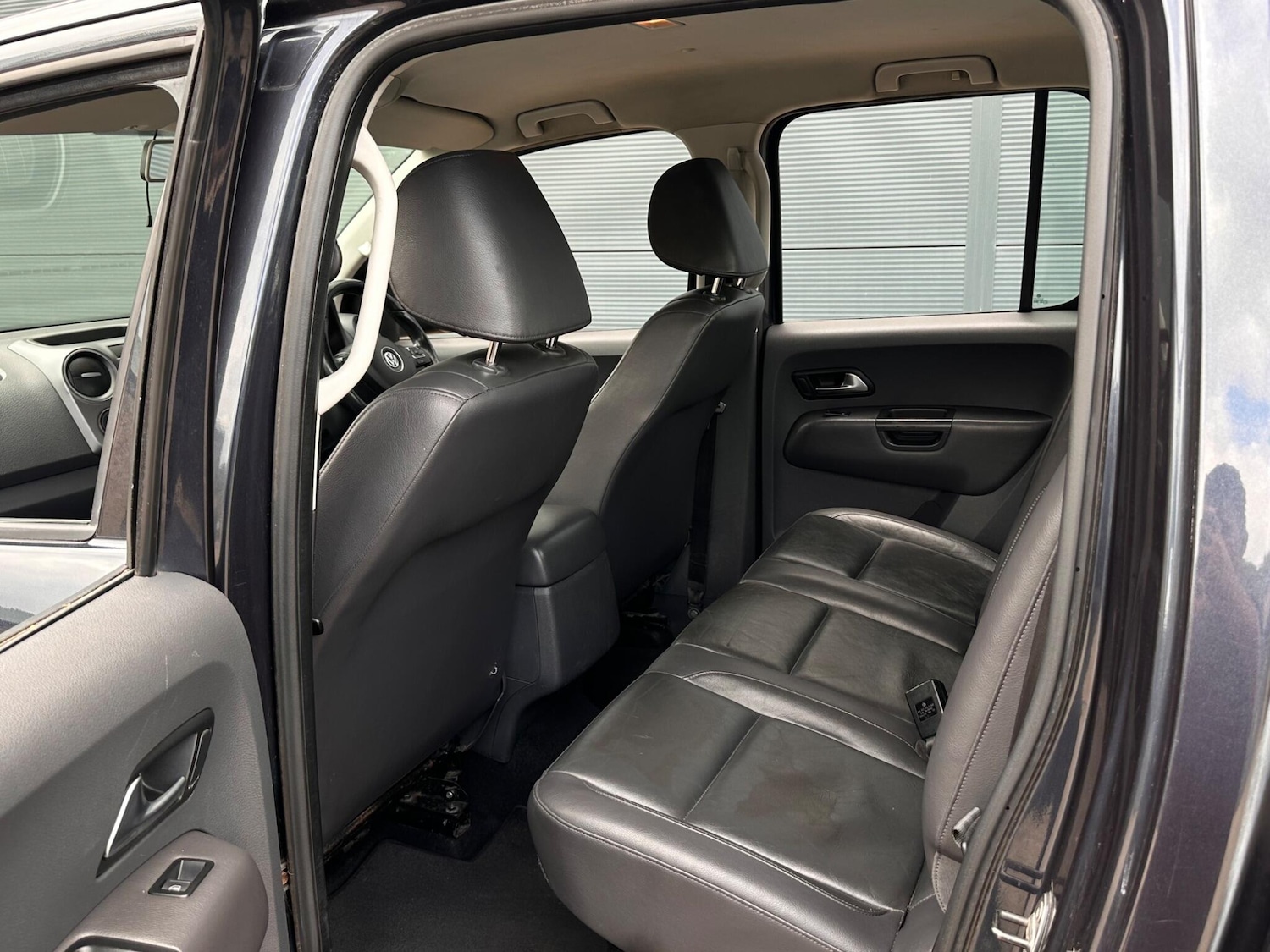 Used Volkswagen Amarok 2011 for sale - 76485904: Photo 46