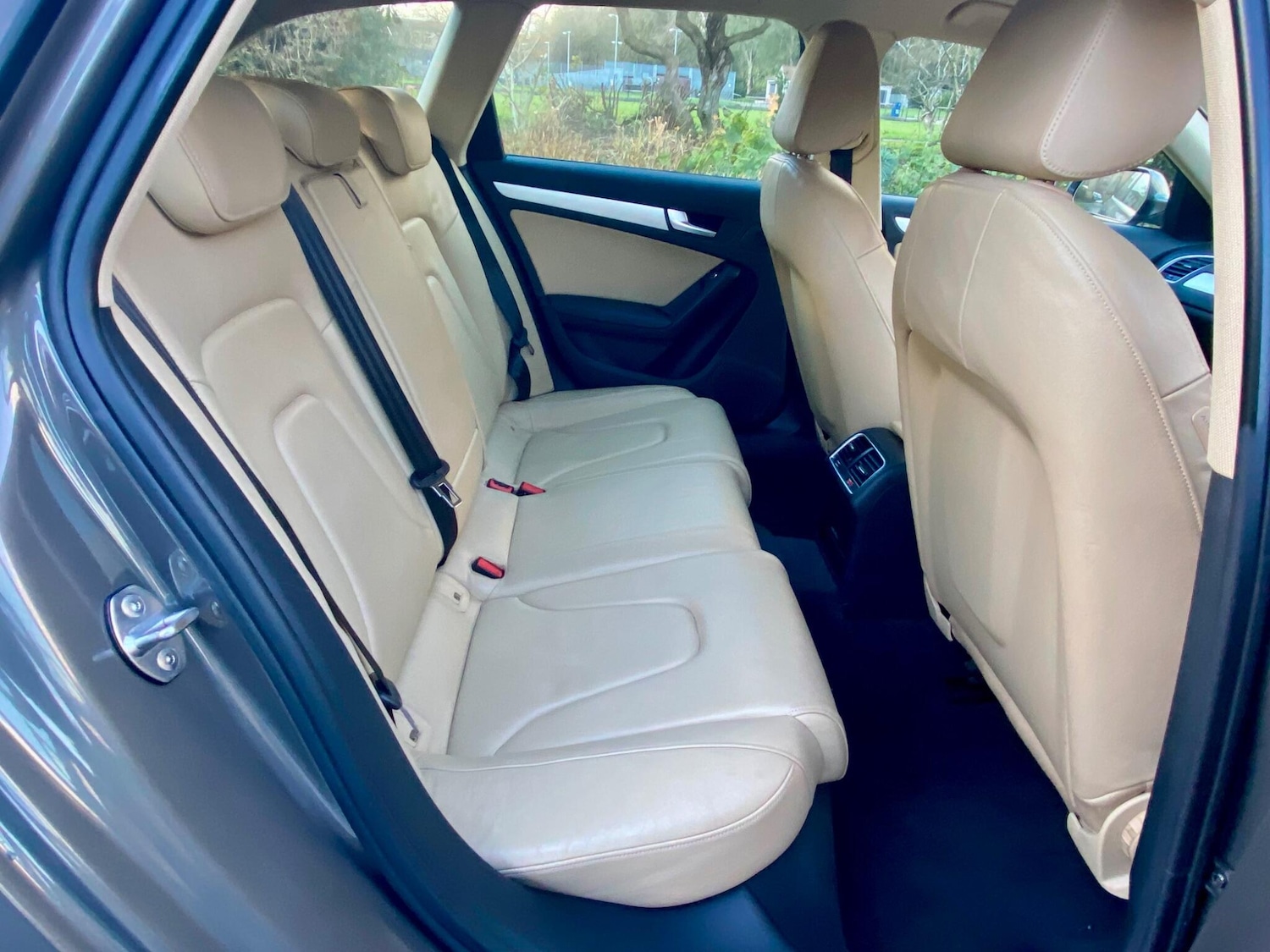 Used Audi A4 Avant 2015 for sale - 76671386: Photo 15