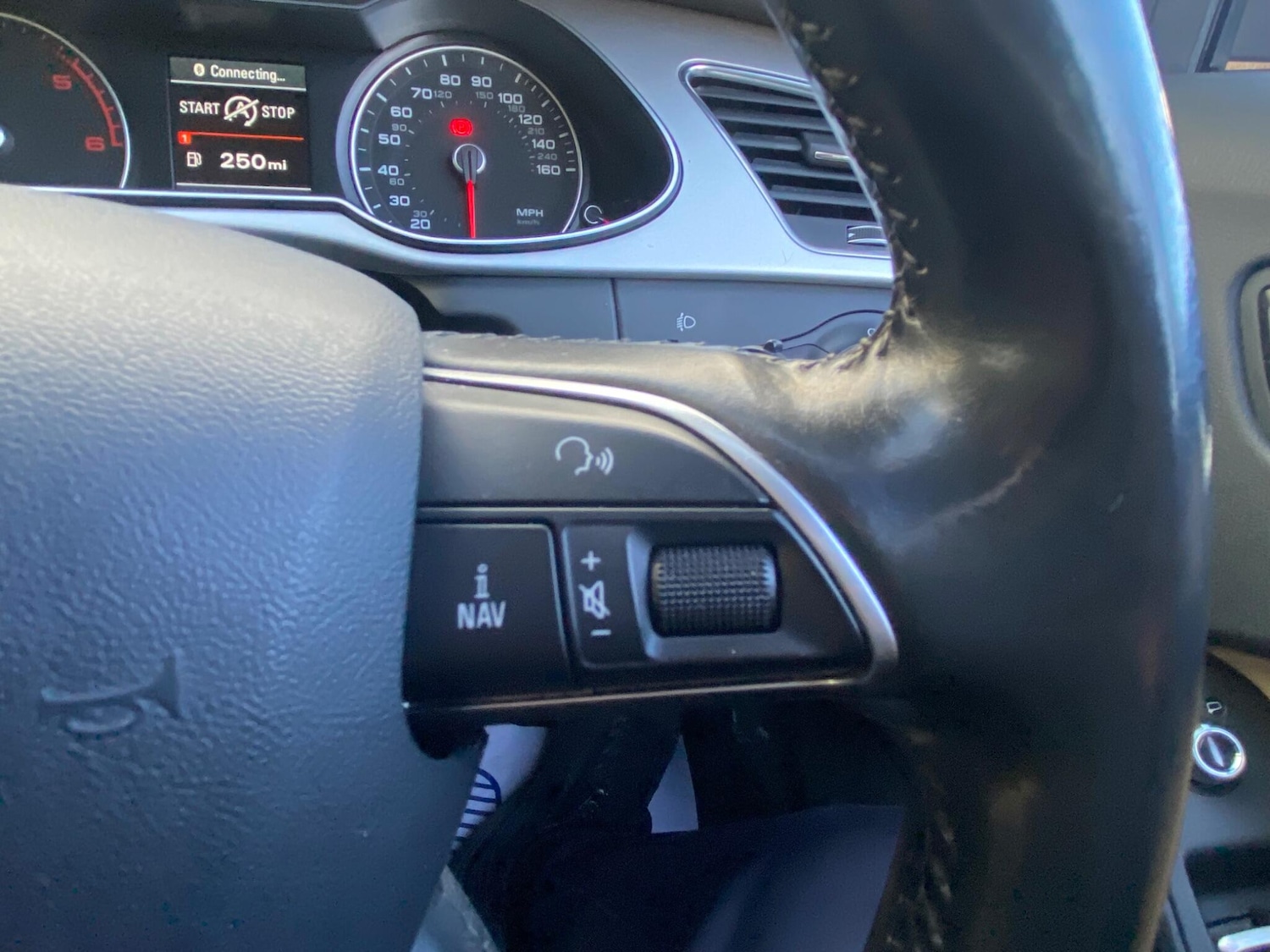 Used Audi A4 Avant 2015 for sale - 76671386: Photo 29