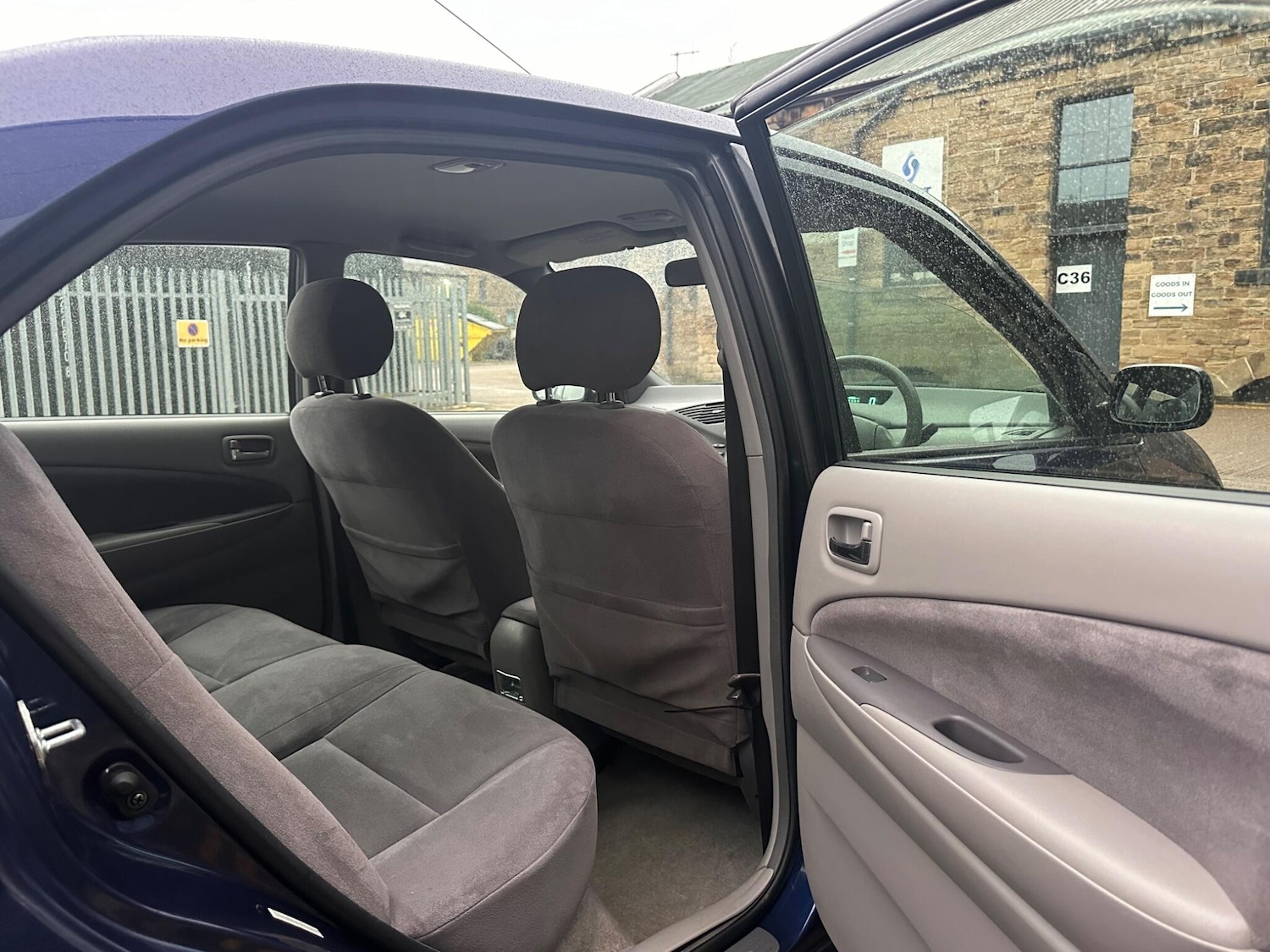 Used Toyota Prius 2002 for sale - 76511770: Photo 12