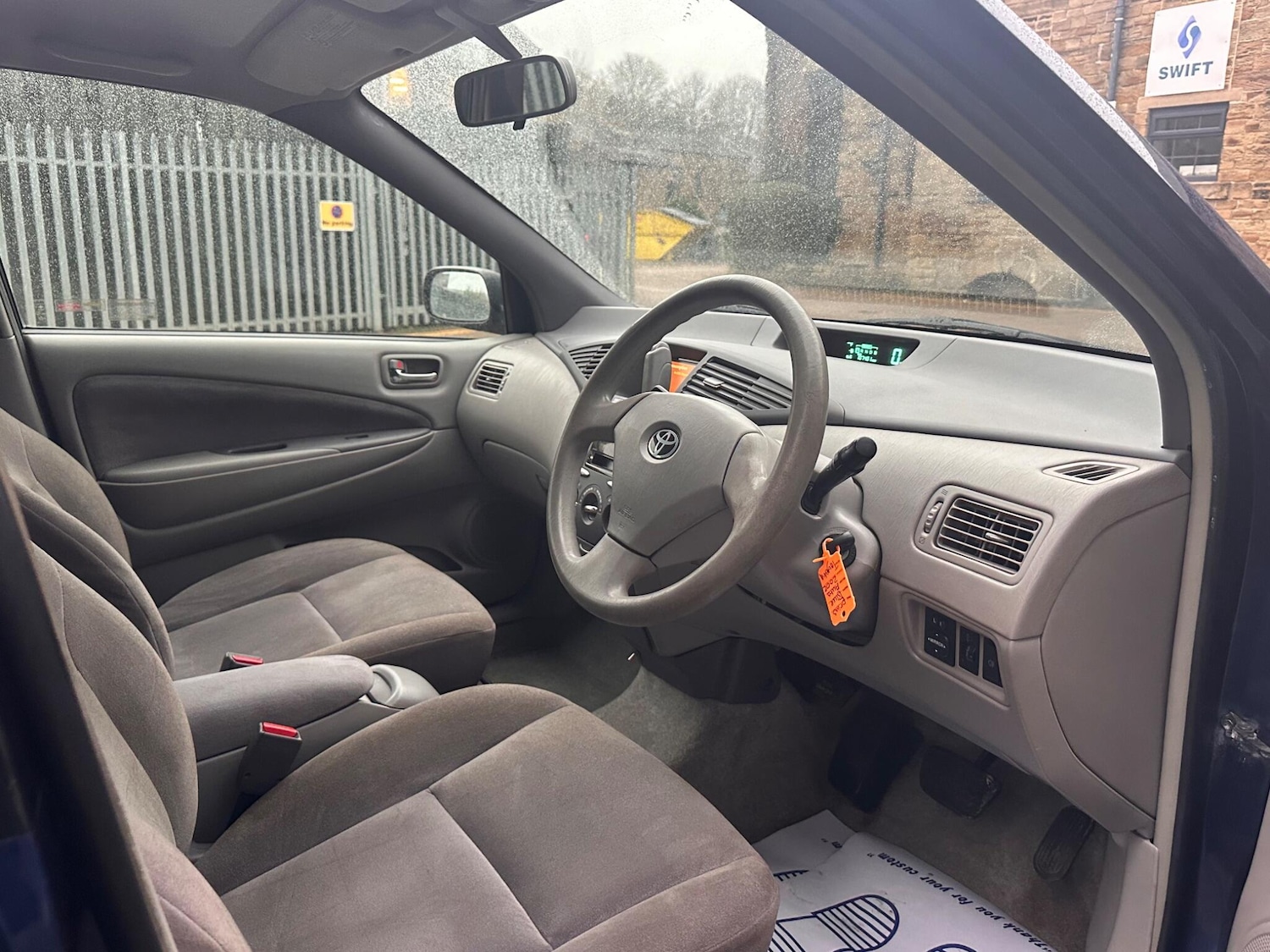 Used Toyota Prius 2002 for sale - 76511770: Photo 9