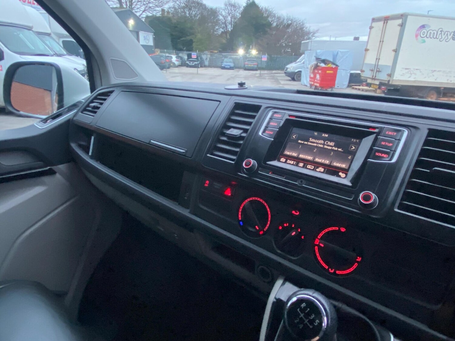 Used Volkswagen Transporter 2018 for sale - 77525140: Photo 22