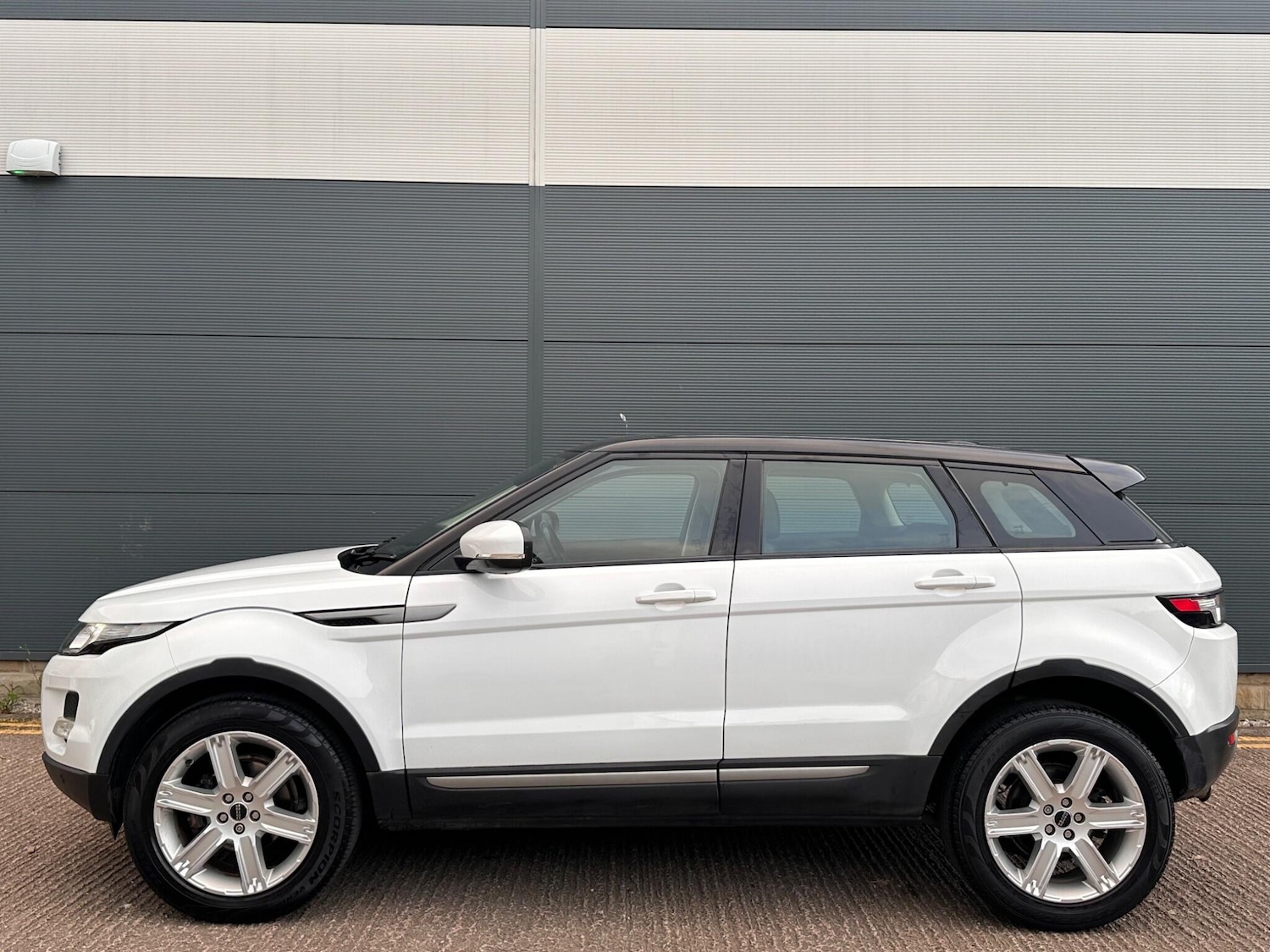 Used Land Rover Range Rover Evoque 2011 for sale - 76484887: Photo 13