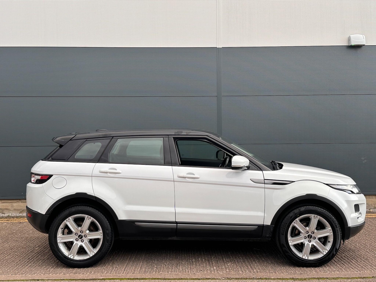 Used Land Rover Range Rover Evoque 2011 for sale - 76484887: Photo 15