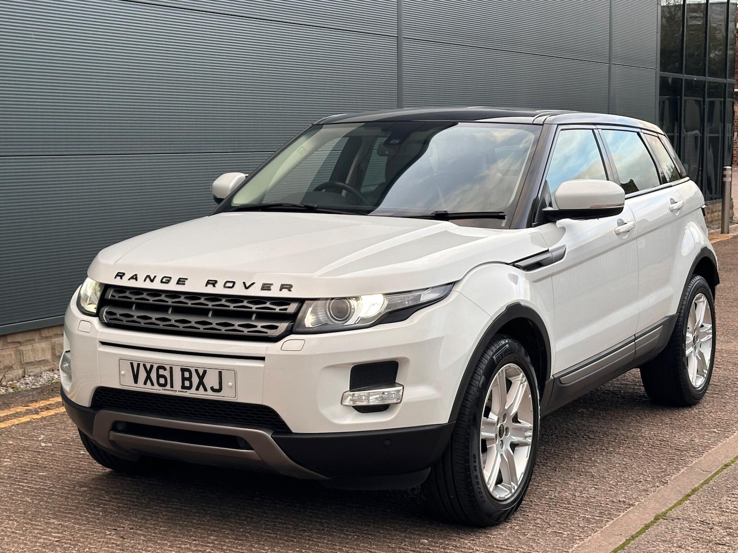 Used Land Rover Range Rover Evoque 2011 for sale - 76484887: Photo 4