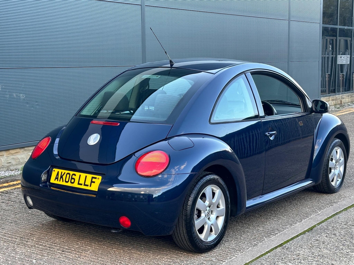 Used Volkswagen Beetle 2006 for sale - 76484734: Photo 12