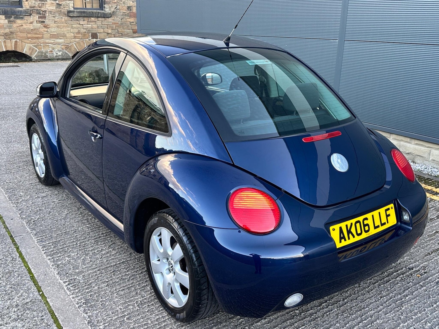 Used Volkswagen Beetle 2006 for sale - 76484734: Photo 28