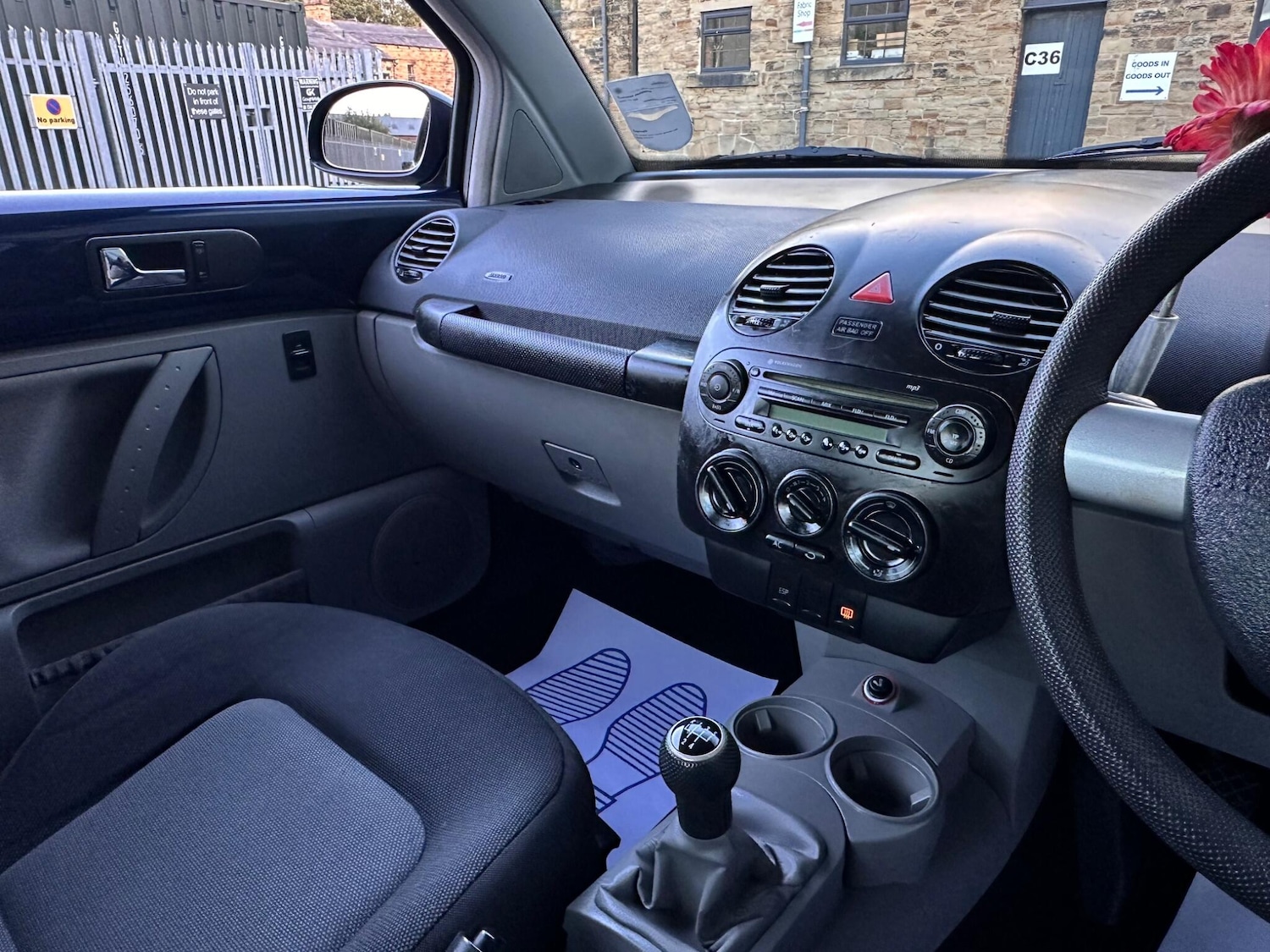 Used Volkswagen Beetle 2006 for sale - 76484734: Photo 38