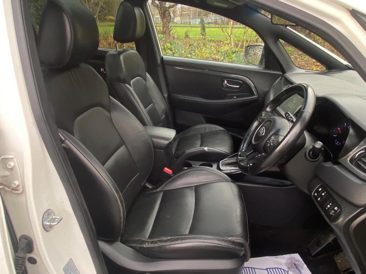 Used Kia Carens 2017 for sale - 76850285: Photo 13