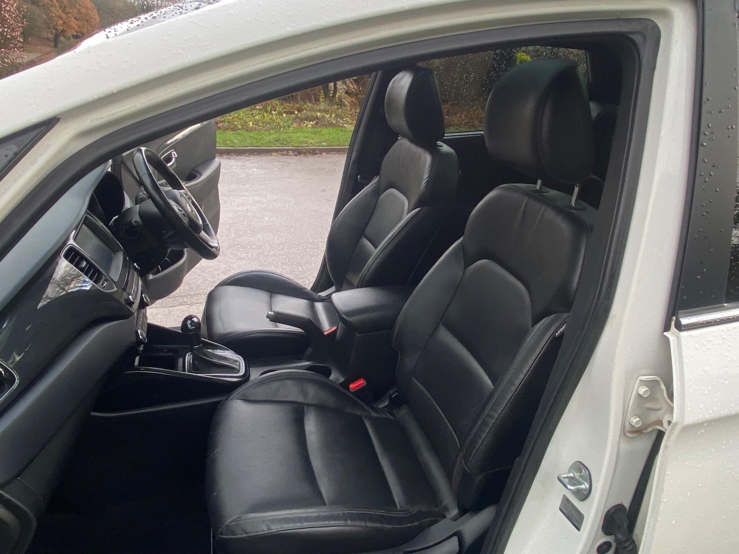 Used Kia Carens 2017 for sale - 76850285: Photo 14