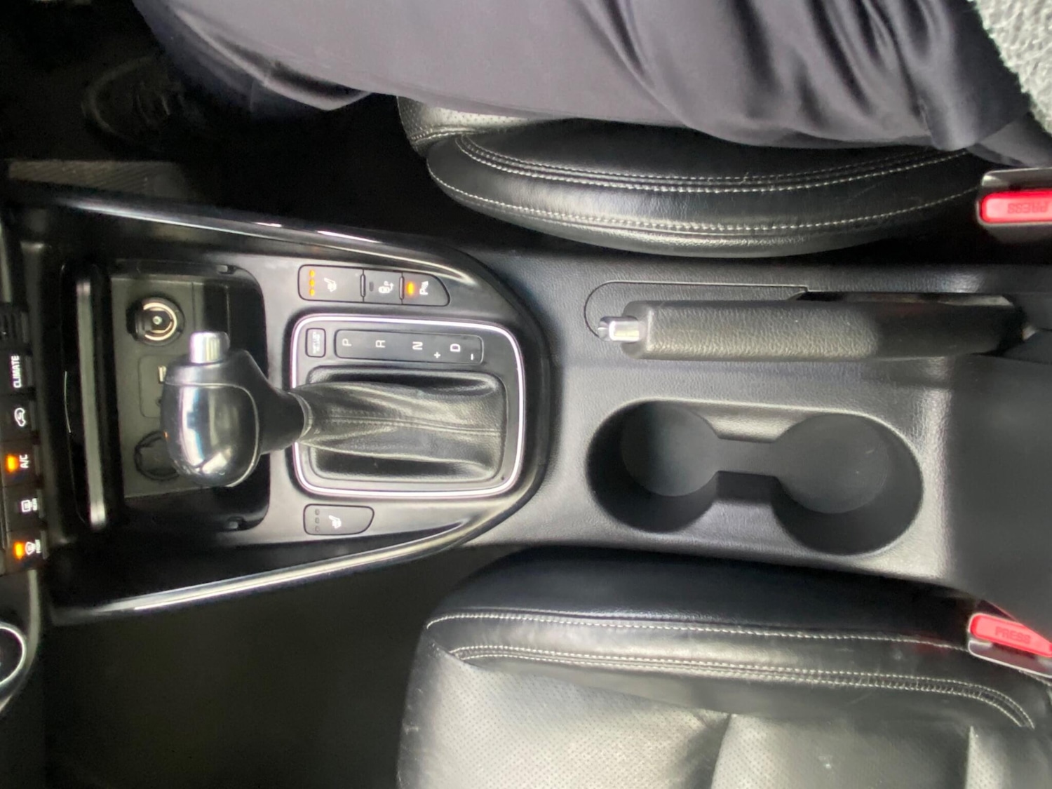 Used Kia Carens 2017 for sale - 76850285: Photo 23