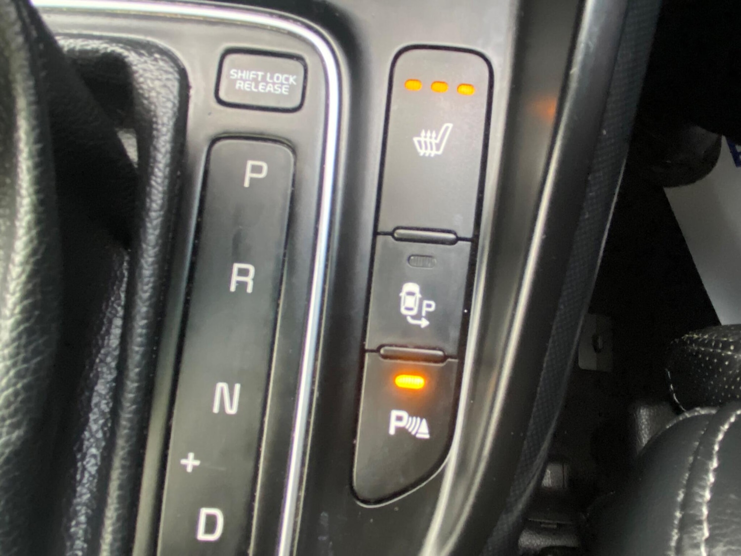 Used Kia Carens 2017 for sale - 76850285: Photo 24