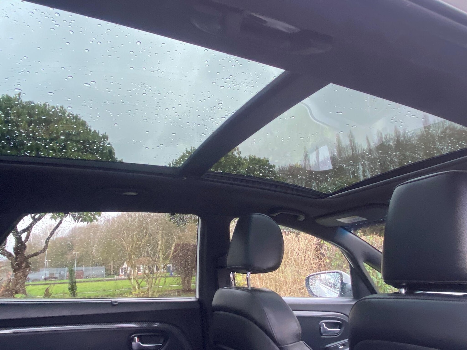 Used Kia Carens 2017 for sale - 76850285: Photo 25