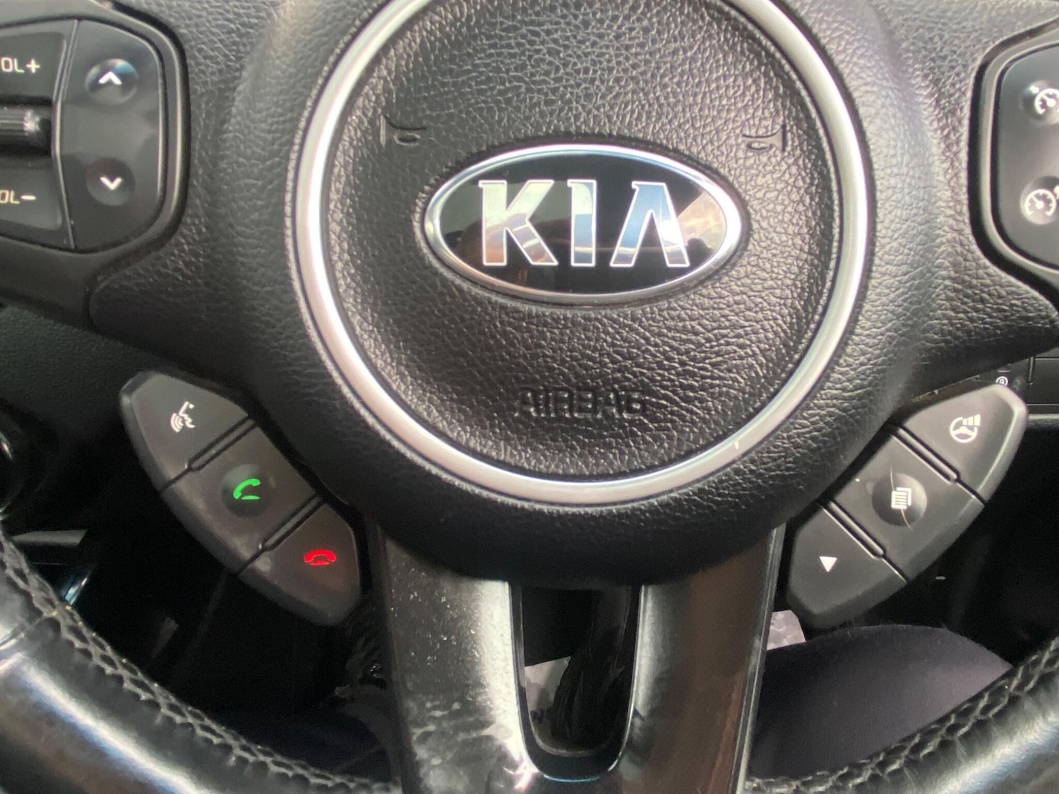 Used Kia Carens 2017 for sale - 76850285: Photo 29