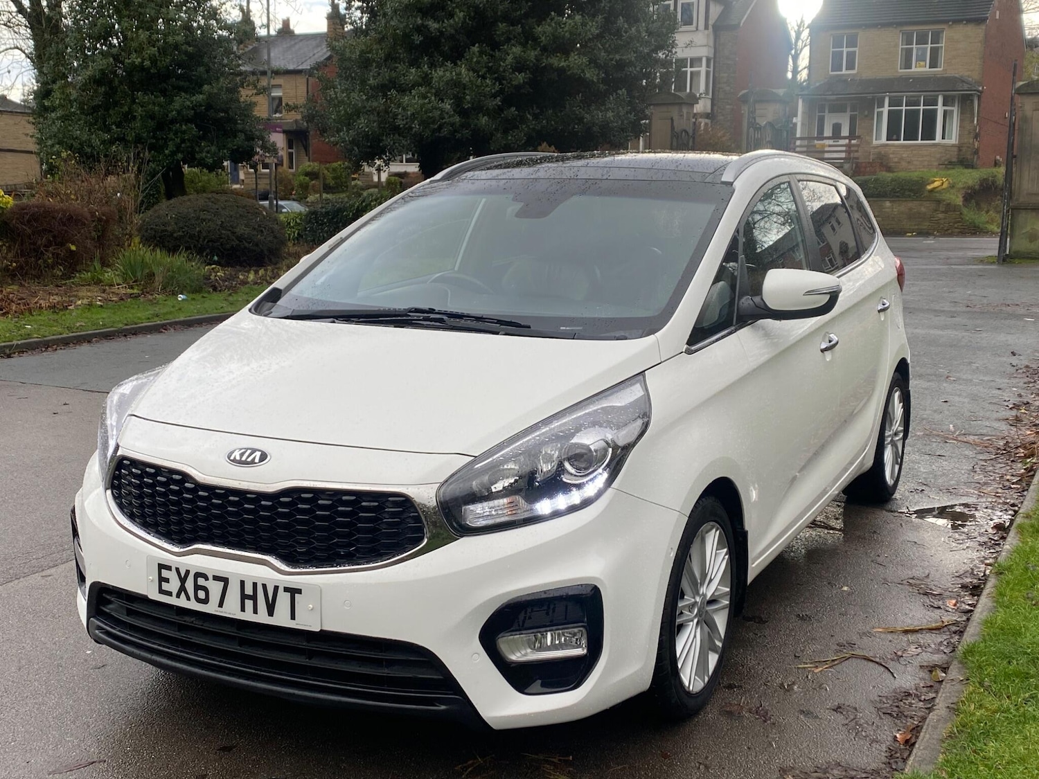 Used Kia Carens 2017 for sale - 76850285: Photo 4