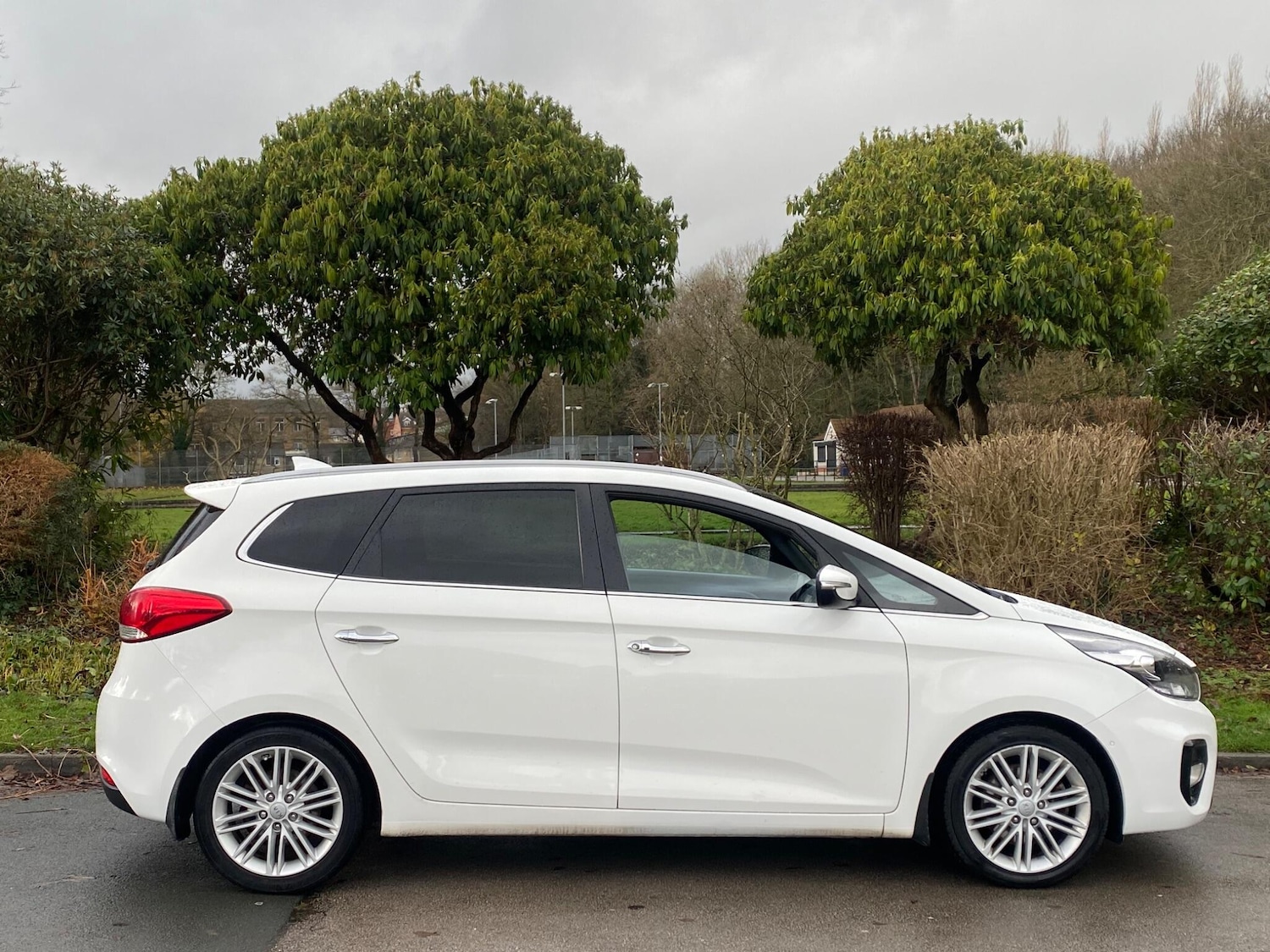 Used Kia Carens 2017 for sale - 76850285: Photo 6