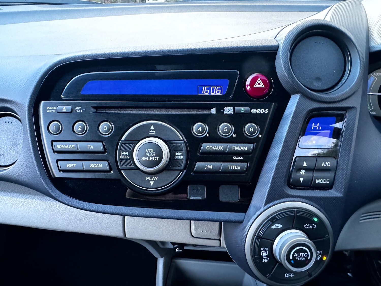 Used Honda Insight 2010 for sale - 76512645: Photo 28