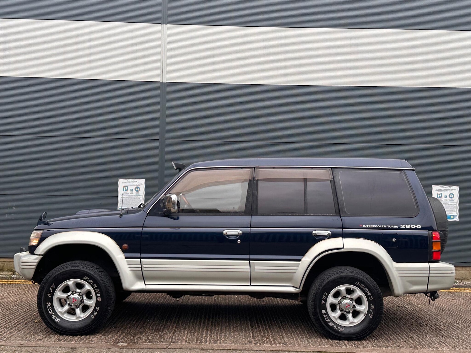 Used Mitsubishi Pajero 2003 for sale - 77049829: Photo 11