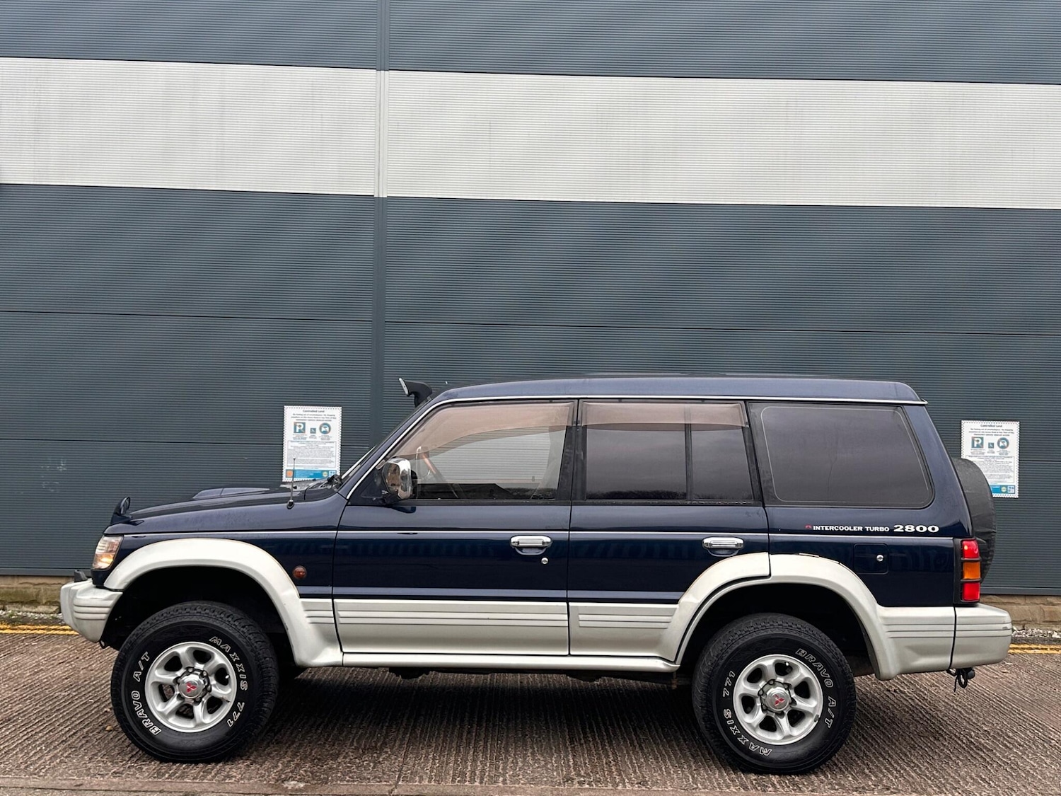 Used Mitsubishi Pajero 2003 for sale - 77049829: Photo 7