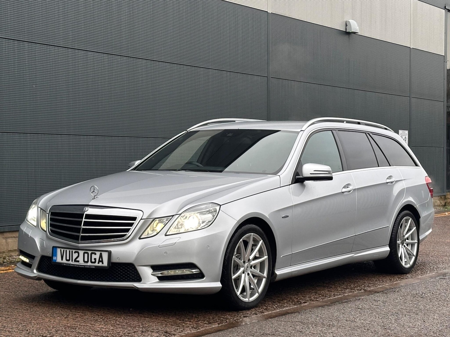 Used Mercedes-Benz E Class 2012 for sale - 77215974: Photo 10