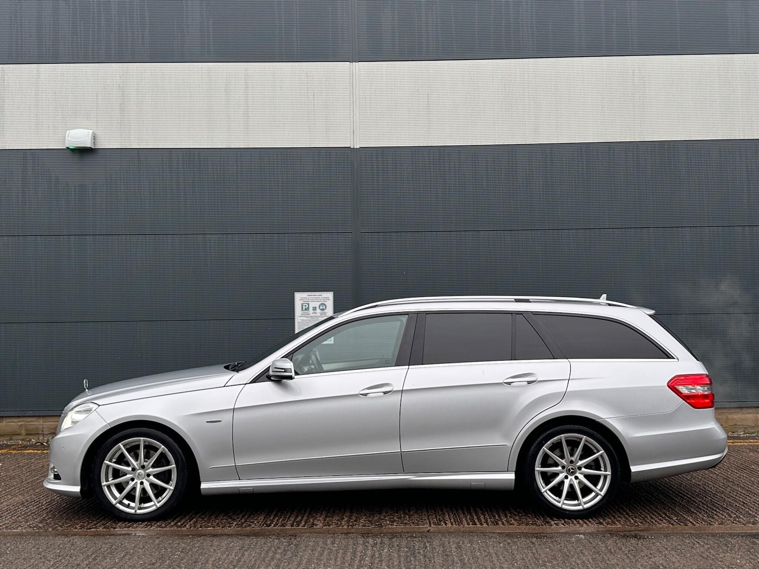 Used Mercedes-Benz E Class 2012 for sale - 77215974: Photo 14