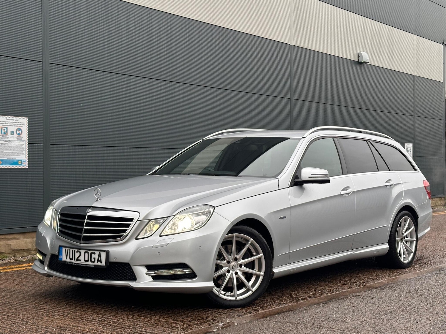 Used Mercedes-Benz E Class 2012 for sale - 77215974: Photo 3