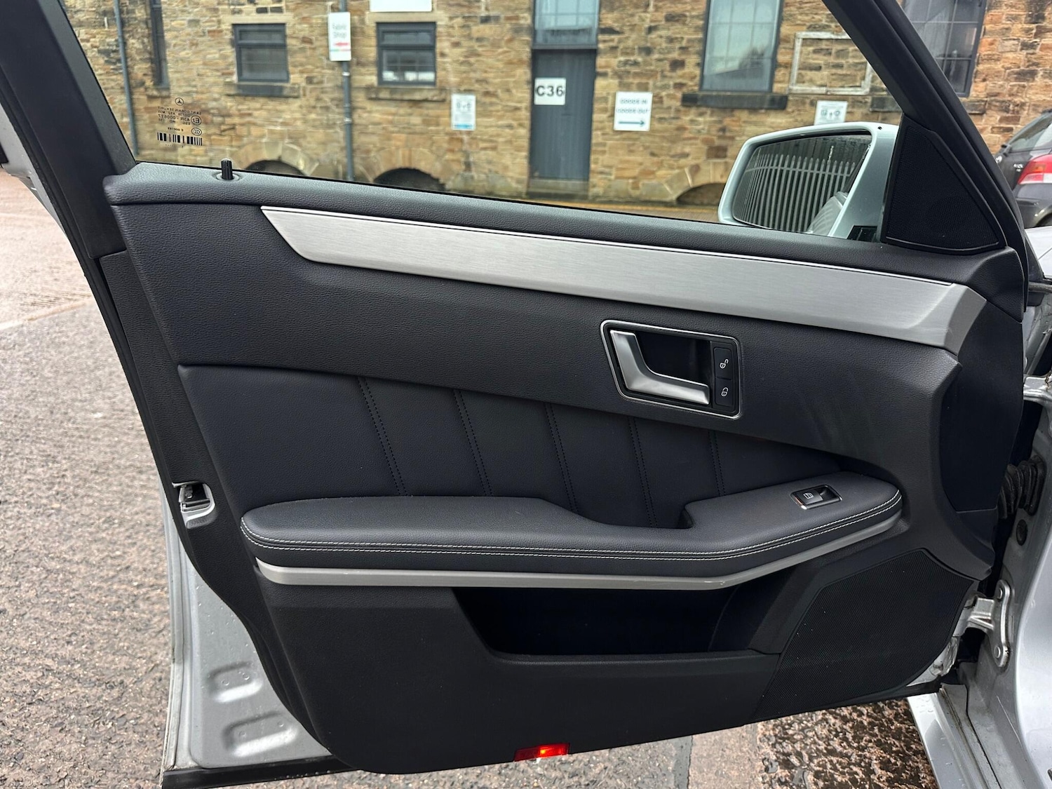 Used Mercedes-Benz E Class 2012 for sale - 77215974: Photo 37