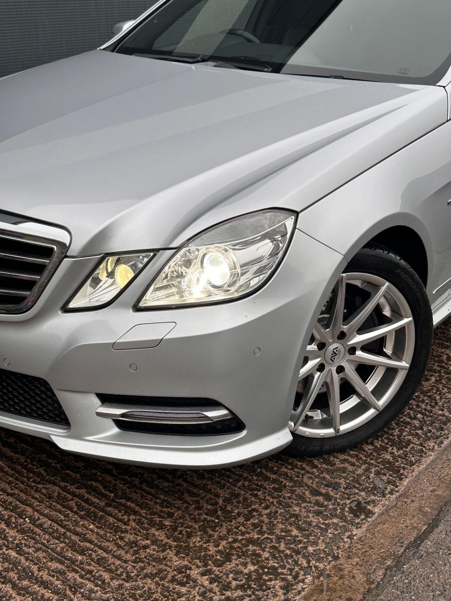 Used Mercedes-Benz E Class 2012 for sale - 77215974: Photo 6