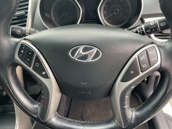 Used Hyundai i30 2015 for sale - 76036324: Photo 10