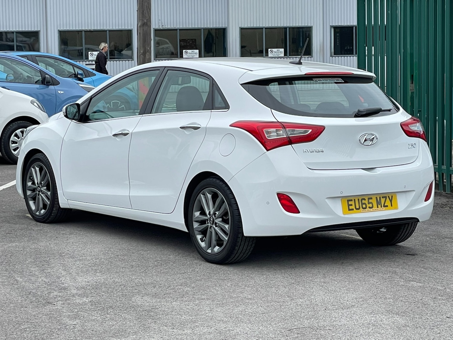 Used Hyundai i30 2015 for sale - 76036324: Photo 2