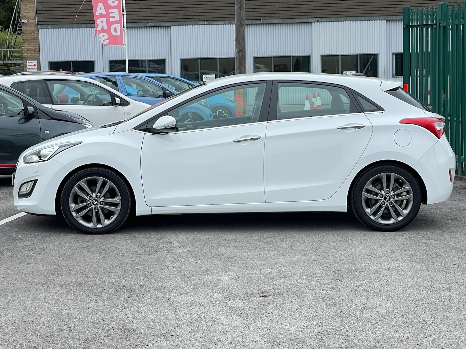 Used Hyundai i30 2015 for sale - 76036324: Photo 3