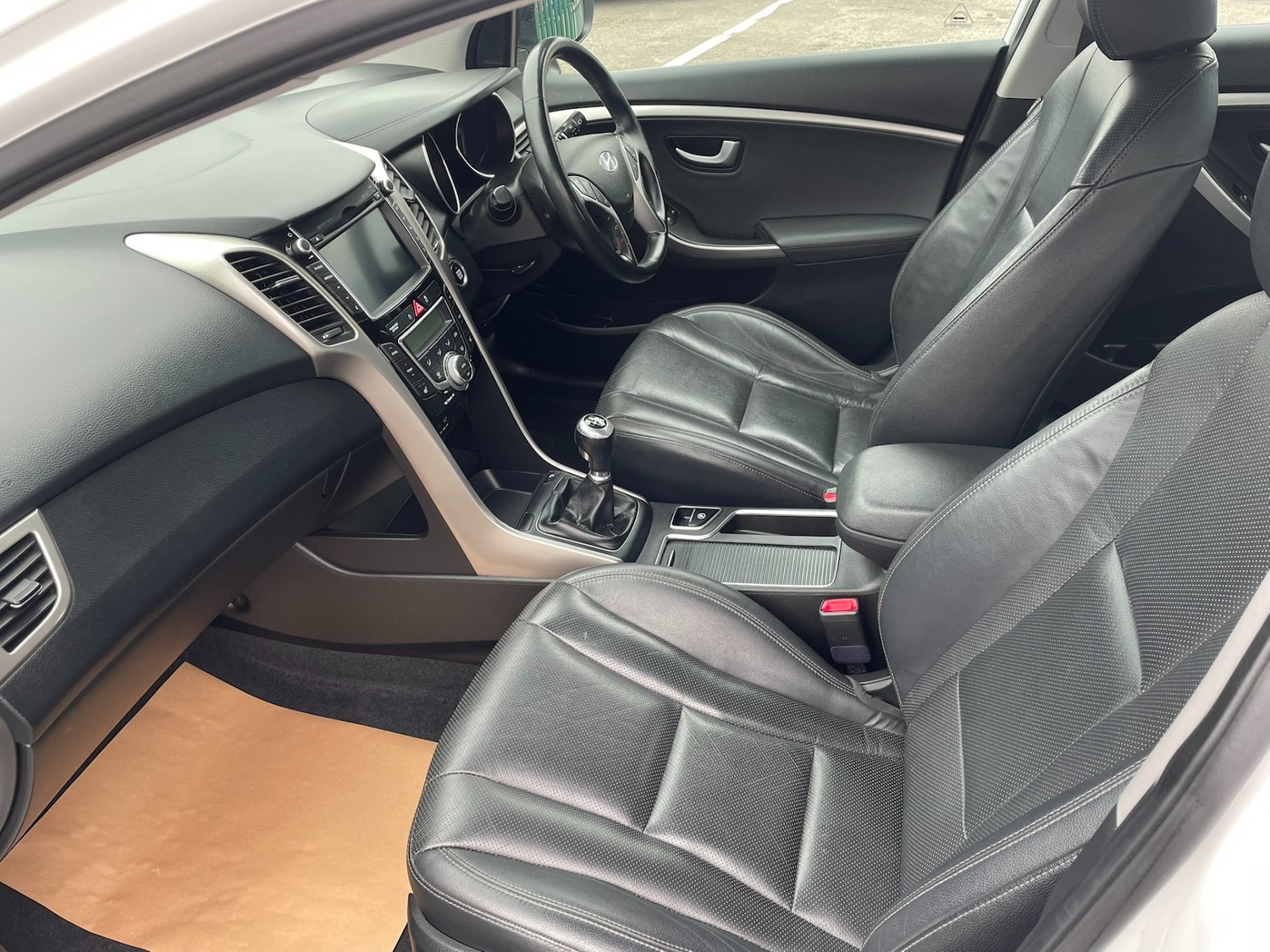 Used Hyundai i30 2015 for sale - 76036324: Photo 4