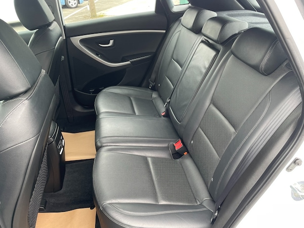 Used Hyundai i30 2015 for sale - 76036324: Photo 5