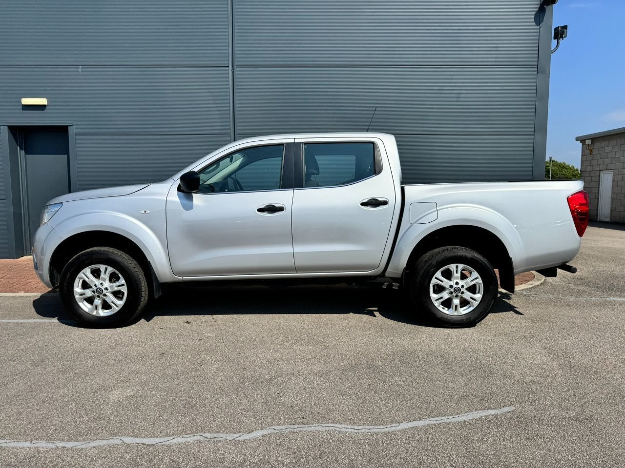 Used Nissan Navara 2023 for sale - 76553895: Photo 4