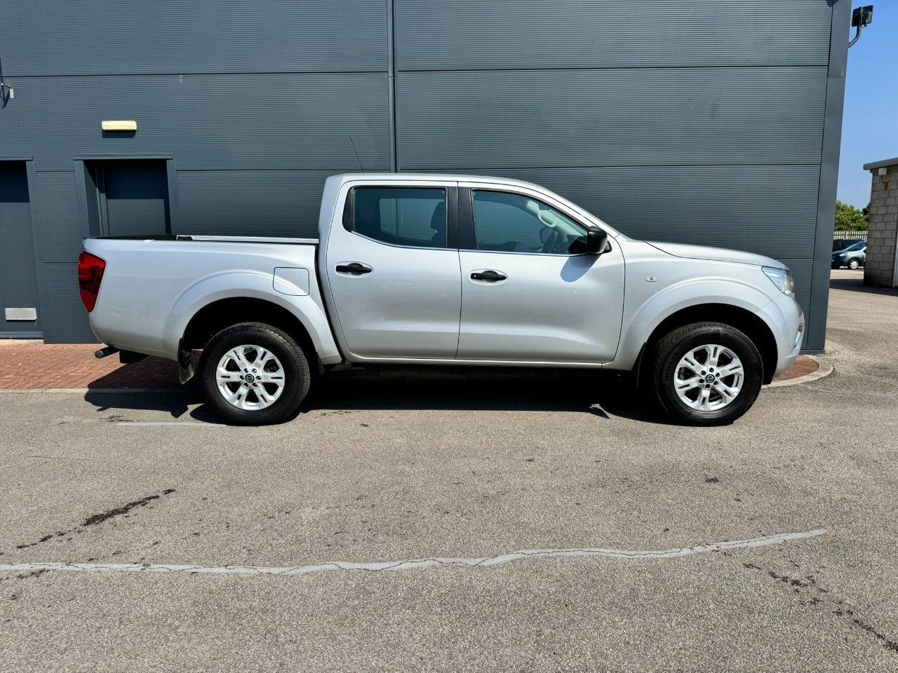 Used Nissan Navara 2023 for sale - 76553895: Photo 9