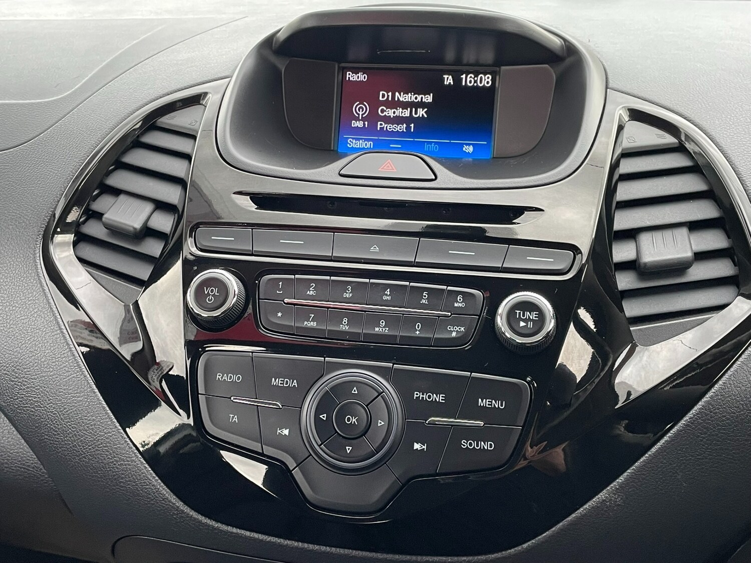 Used Ford Ka+ 2017 for sale - 76130376: Photo 14