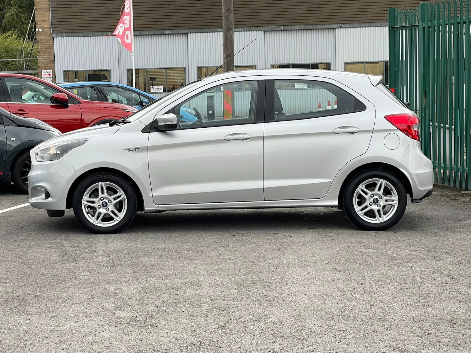 Used Ford Ka+ 2017 for sale - 76130376: Photo 3
