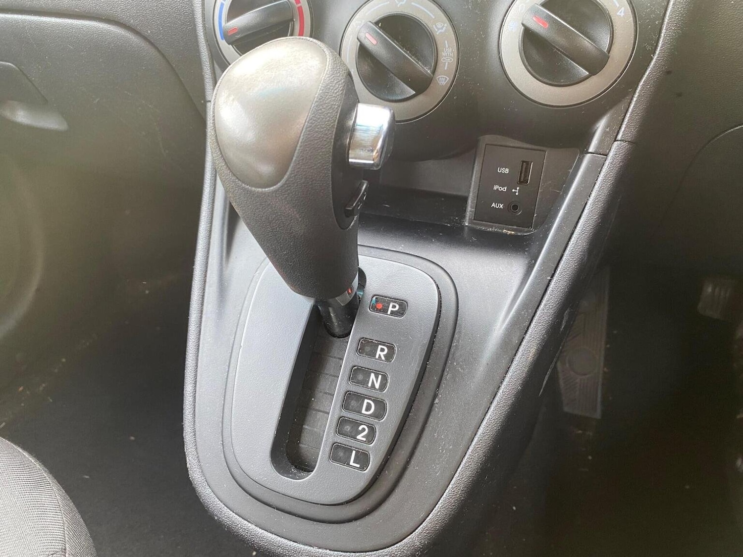 Used Hyundai i10 2012 for sale - 76497531: Photo 13