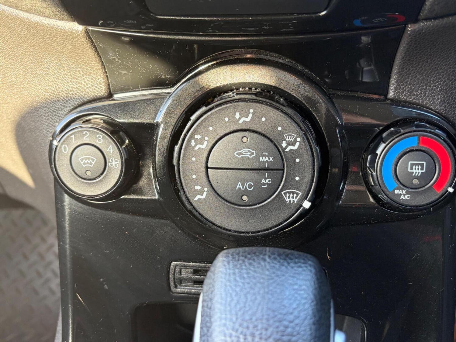 Used Ford Fiesta 2014 for sale - 77342661: Photo 24