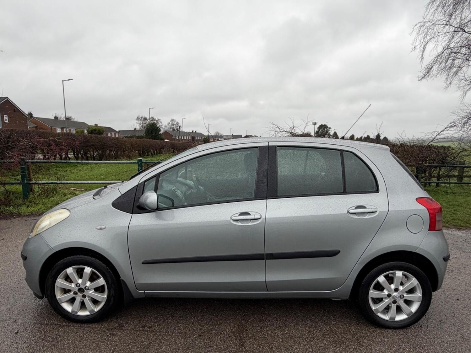 Used Toyota Yaris 2007 for sale - 77277325: Photo 2