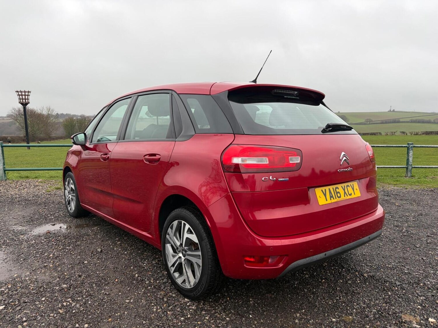 Used Citroen C4 Picasso 2016 for sale - 77474862: Photo 3