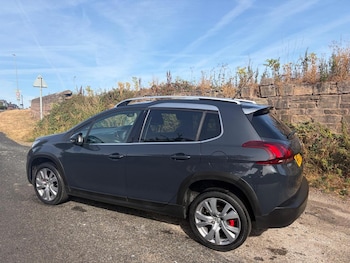 Used Peugeot 2008 2017 for sale - 79395231: Photo