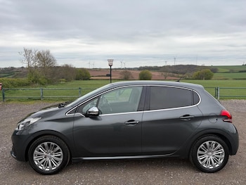 Used Peugeot 208 2017 for sale - 78242680: Photo