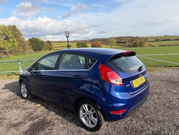Used Ford Fiesta 2015 for sale - 76497518: Photo