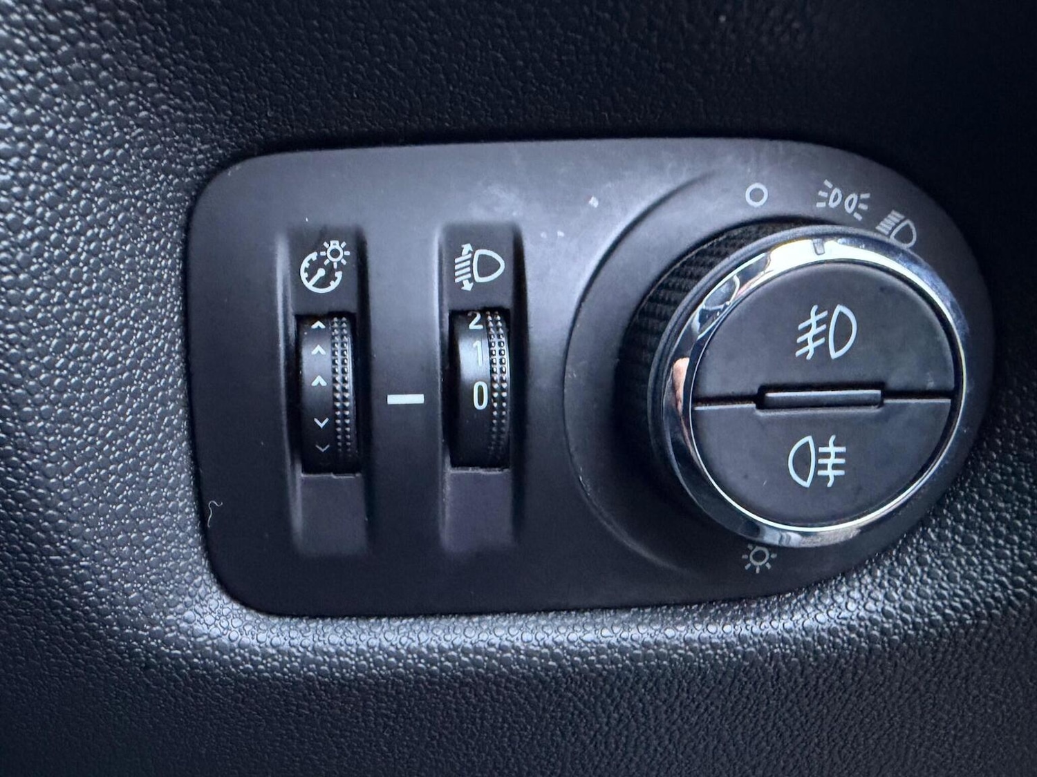 Used Vauxhall Corsa 2013 for sale - 77385330: Photo 20