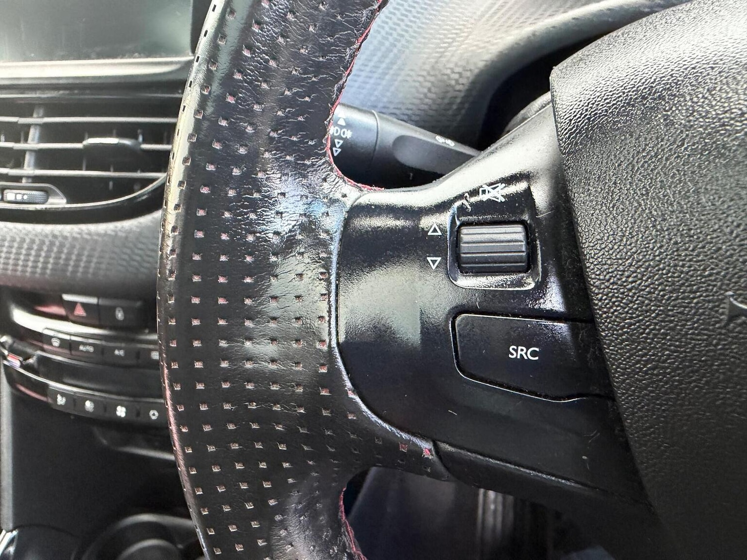 Used Peugeot 2008 2018 for sale - 77020564: Photo 22